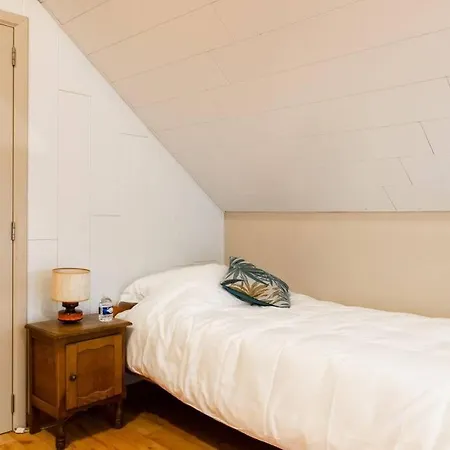 Maison Spacieuse Unifamiliale. La Clochette *