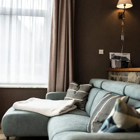 Maison Spacieuse Unifamiliale. La Clochette *