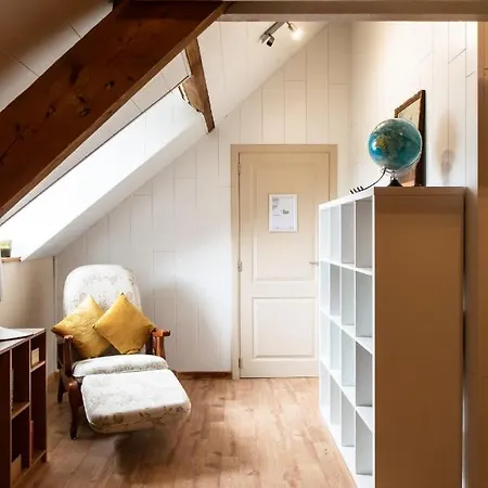 Maison Spacieuse Unifamiliale. La Clochette *