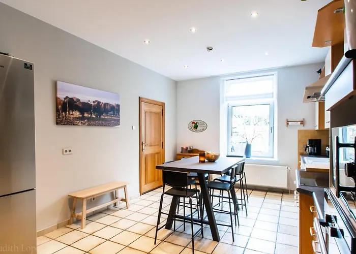 Maison Spacieuse Unifamiliale. La Clochette باستونيا