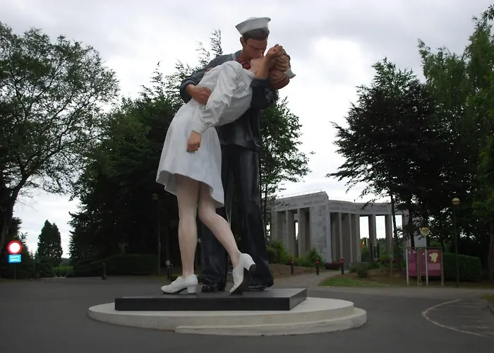 Maison Spacieuse Unifamiliale. La Clochette باستونيا