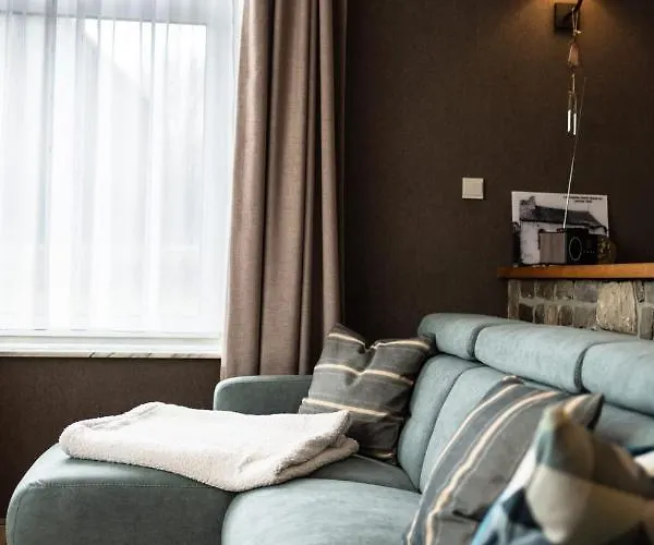 Maison Spacieuse Unifamiliale. La Clochette *