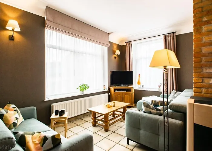 Maison Spacieuse Unifamiliale. La Clochette Ferienhaus