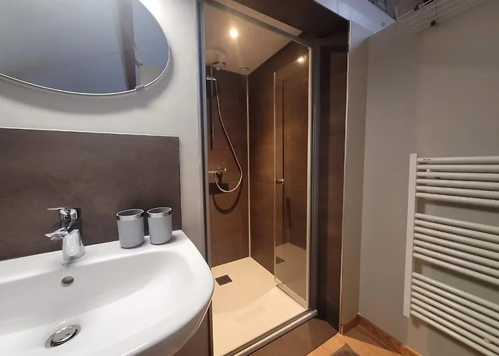 Maison Spacieuse Unifamiliale. La Clochette *