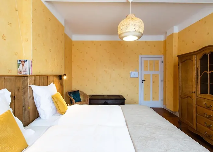 Maison Spacieuse Unifamiliale. La Clochette بيت للعطل *