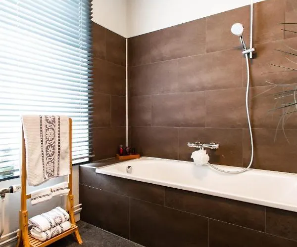 Maison Spacieuse Unifamiliale. La Clochette بيت للعطل