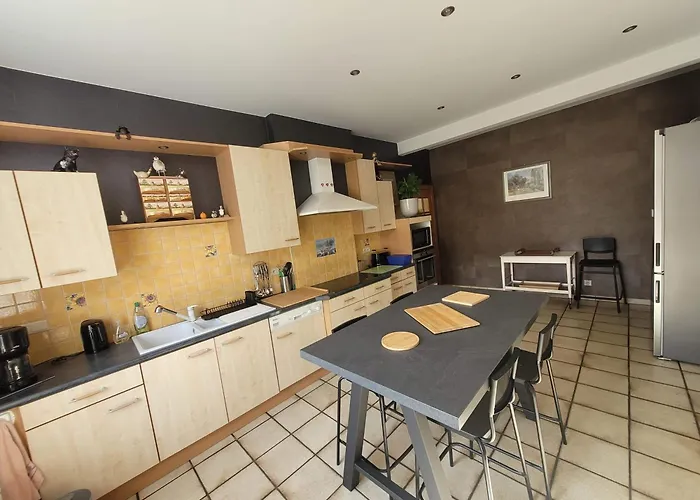 Maison Spacieuse Unifamiliale. La Clochette